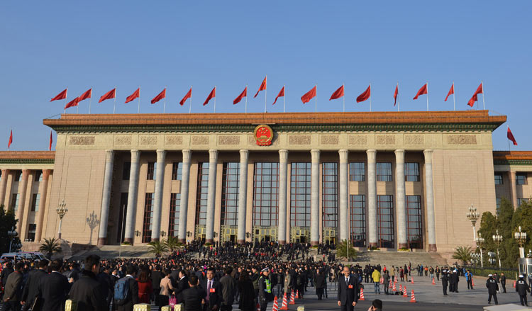 11月8日上午，中國共產(chǎn)黨第十八次全國代表大會即將在北京人民大會堂開幕。 這是代表入場。新華社記者 李鑫攝