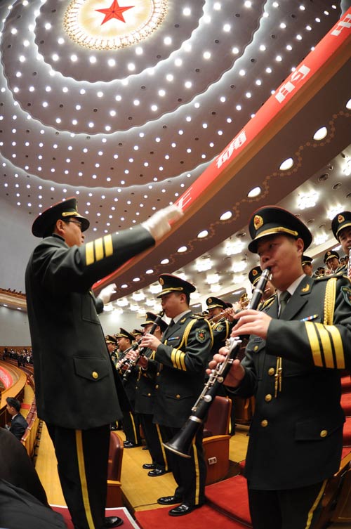  11月8日，中國共產(chǎn)黨第十八次全國代表大會(huì)在北京人民大會(huì)堂隆重開幕。 這是軍樂團(tuán)演奏國歌。新華社記者 李濤 攝