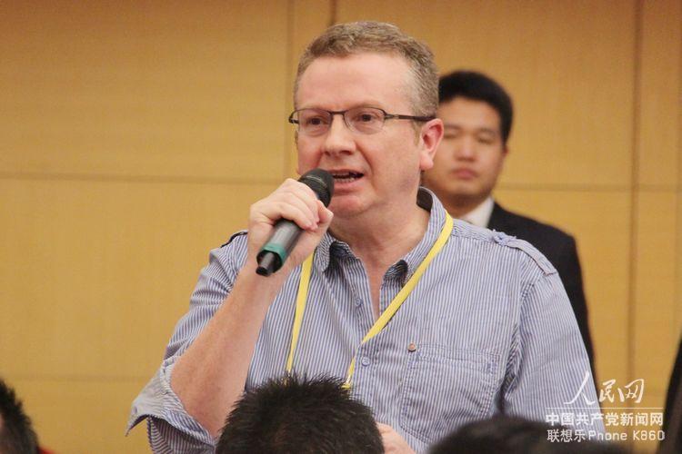 美國華爾街日報(bào)記者提問（人民網(wǎng)記者 毛雷 攝）