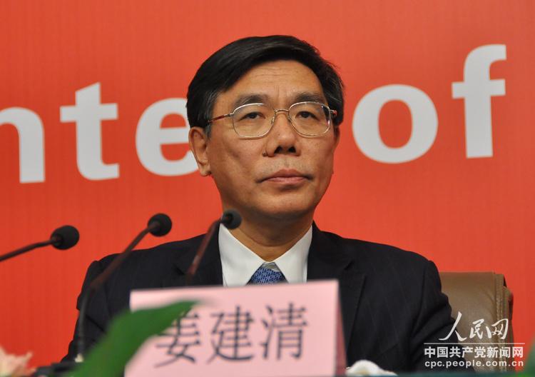 中國工商銀行董事長姜建清在“中國銀行改革與科學(xué)發(fā)展”集體採訪會上。（人民網(wǎng) 張啟川 攝）