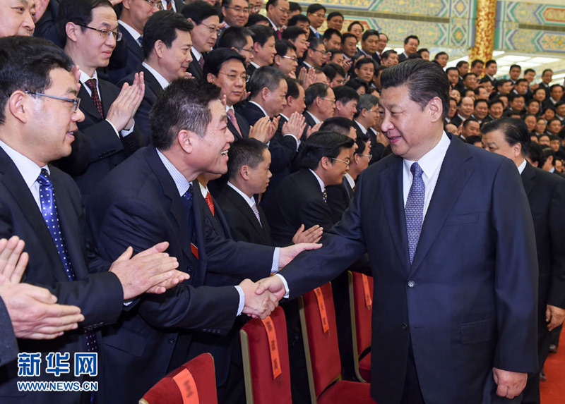 2月28日，黨和國(guó)家領(lǐng)導(dǎo)人習(xí)近平、劉雲(yún)山等在北京人民大會(huì)堂會(huì)見第四屆全國(guó)文明城市、文明村鎮(zhèn)、文明單位和未成年人思想道德建設(shè)工作先進(jìn)代表。新華社記者 李學(xué)仁 攝