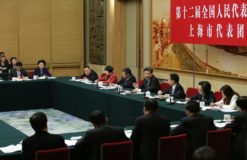 3月5日，中共中央總書記、國家主席、中央軍委主席習(xí)近平參加十二屆全國人大四次會(huì)議上海代表團(tuán)的審議。新華社記者 鞠鵬 攝