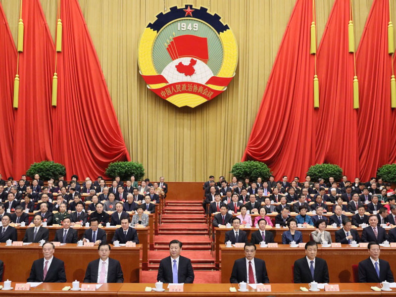 3月14日，中國(guó)人民政治協(xié)商會(huì)議第十二屆全國(guó)委員會(huì)第四次會(huì)議在北京閉幕。這是習(xí)近平、李克強(qiáng)、張德江、劉雲(yún)山、王岐山、張高麗等在主席臺(tái)就座。新華社記者 蘭紅光 攝 