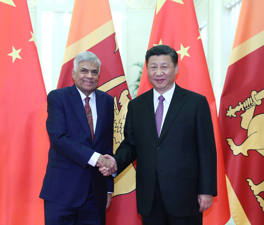 5月16日，國家主席習(xí)近平在北京人民大會(huì)堂會(huì)見來華出席“一帶一路”國際合作高峰論壇的斯裡蘭卡總理維克勒馬辛哈。 新華社記者 謝環(huán)馳 攝
