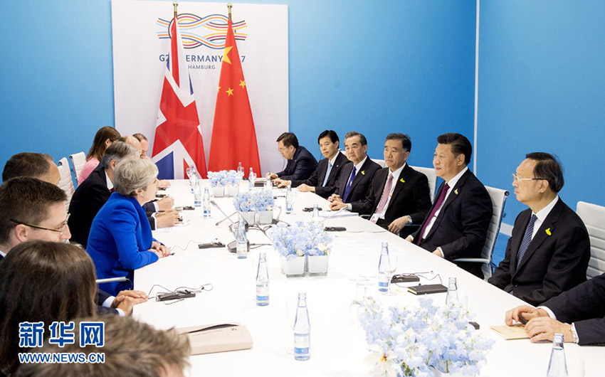 7月7日，國家主席習(xí)近平在漢堡會見英國首相特雷莎·梅。 新華社記者李學(xué)仁 攝