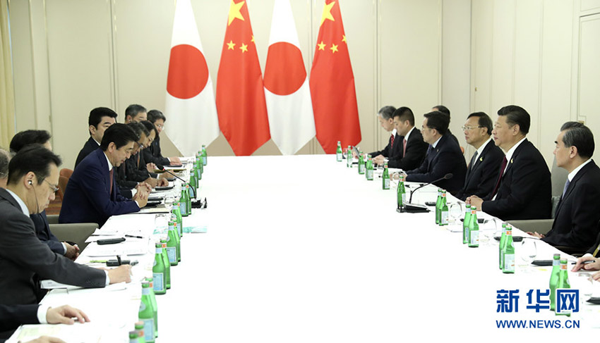 7月8日，國家主席習(xí)近平應(yīng)約在漢堡會見日本首相安倍晉三。新華社記者 馬佔(zhàn)成 攝