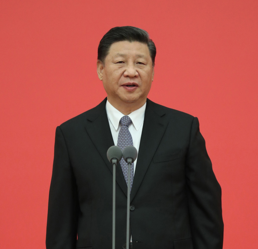 11月9日，國(guó)家綜合性消防救援隊(duì)伍授旗儀式在人民大會(huì)堂舉行。中共中央總書(shū)記、國(guó)家主席、中央軍委主席習(xí)近平向國(guó)家綜合性消防救援隊(duì)伍授旗並致訓(xùn)詞。這是習(xí)近平致訓(xùn)詞。 新華社記者 鞠鵬 攝