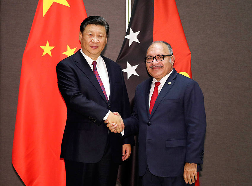 11月16日，國家主席習(xí)近平在莫爾茲比港同巴布亞新幾內(nèi)亞總理奧尼爾會(huì)談。 新華社記者 丁林 攝