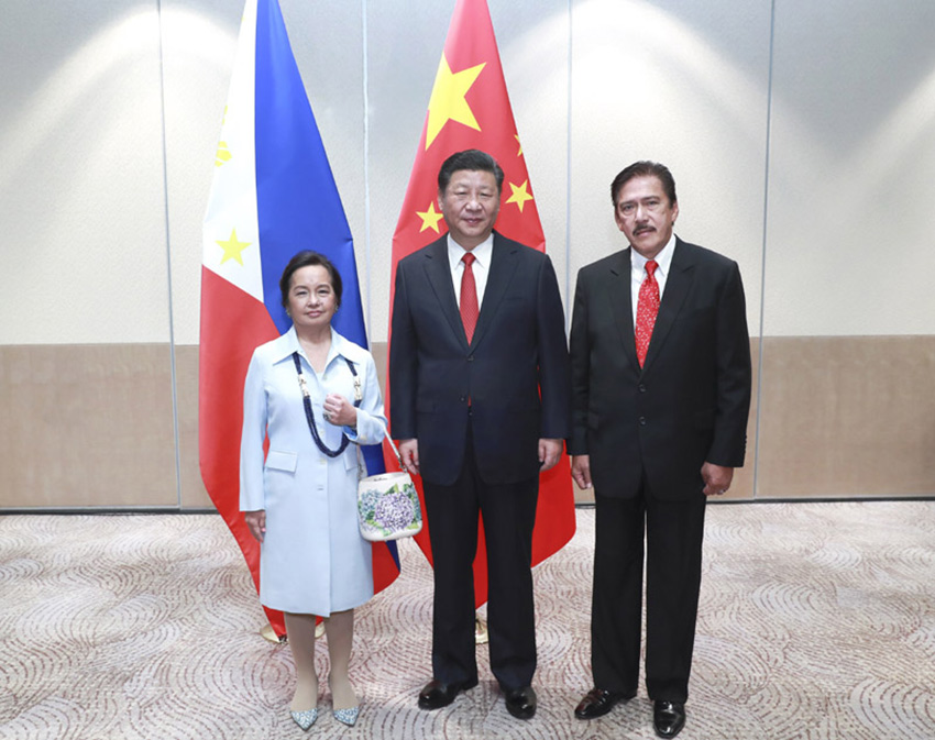 11月21日，國家主席習(xí)近平在馬尼拉會見菲律賓眾議長阿羅約和參議長索托。新華社記者 龐興雷 攝