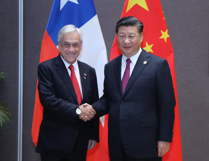11月17日，國(guó)家主席習(xí)近平在莫爾茲比港會(huì)見(jiàn)智利總統(tǒng)皮涅拉。新華社記者 白雪飛 攝