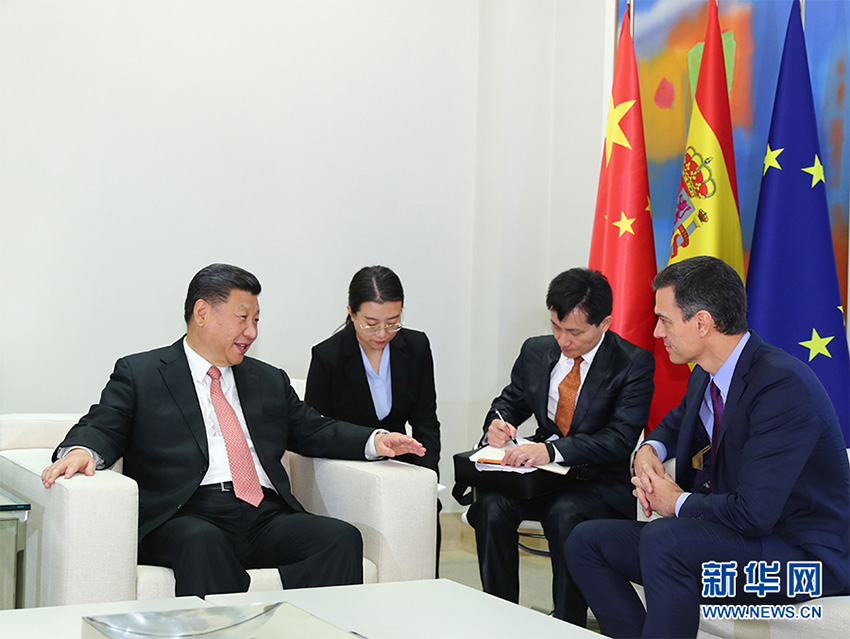 當?shù)貢r間11月28日，國家主席習近平在馬德裡同西班牙首相桑切斯會談。 新華社記者 謝環(huán)馳 攝