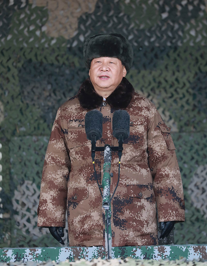 2018年1月3日上午，中央軍委隆重舉行2018年開訓(xùn)動員大會，中共中央總書記、國家主席、中央軍委主席習(xí)近平向全軍發(fā)布訓(xùn)令。新華社記者 李剛 攝
