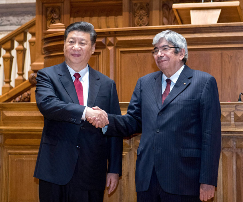 當?shù)貢r間12月5日，國家主席習近平在裡斯本會見葡萄牙議會議長羅德裡格斯。 新華社記者高潔攝