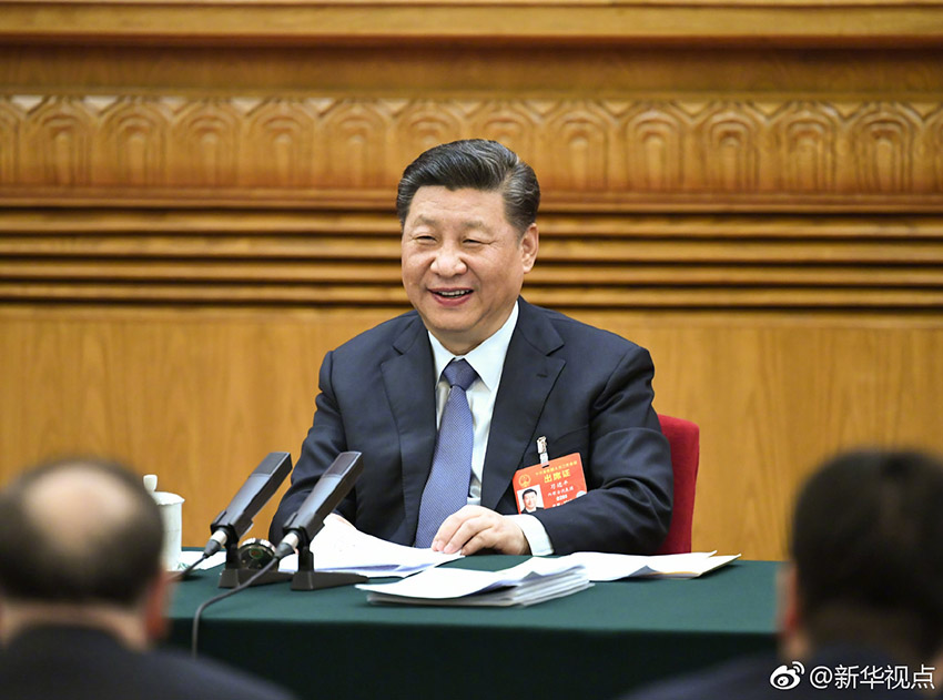 3月5日，中共中央總書記、國家主席、中央軍委主席習(xí)近平參加十三屆全國人大二次會議內(nèi)蒙古代表團的審議。 新華社記者 謝環(huán)馳 攝