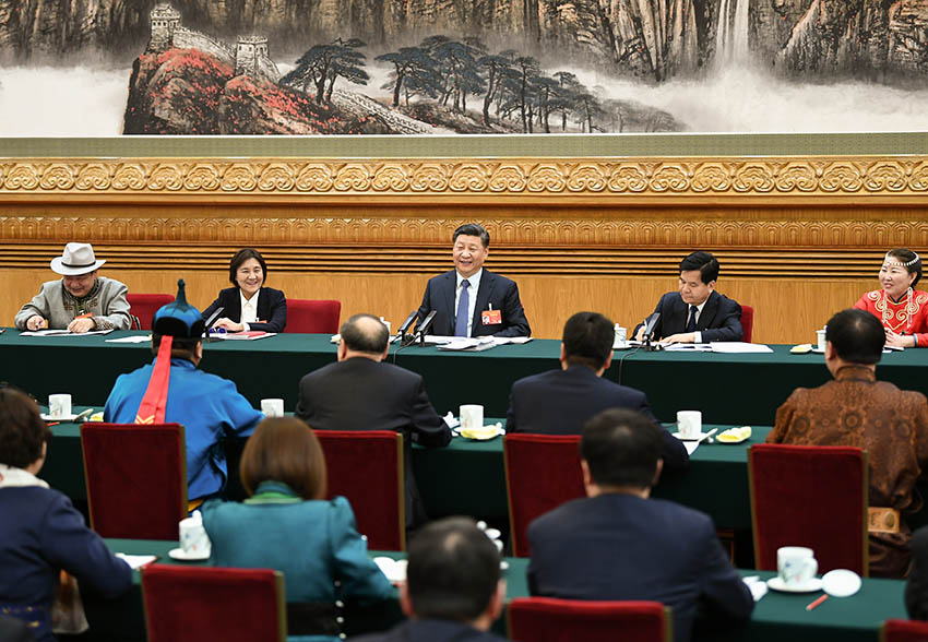 3月5日，中共中央總書記、國家主席、中央軍委主席習近平參加十三屆全國人大二次會議內(nèi)蒙古代表團的審議。 新華社記者 謝環(huán)馳 攝