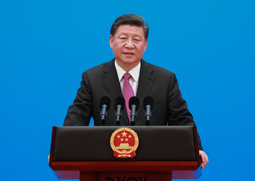 4月27日，第二屆“一帶一路”國際合作高峰論壇在北京雁棲湖國際會(huì)議中心舉行圓桌峰會(huì)，國家主席習(xí)近平主持會(huì)議並致開幕辭。圓桌峰會(huì)閉幕后，習(xí)近平會(huì)見中外記者，介紹第二屆“一帶一路”國際合作高峰論壇圓桌峰會(huì)情況和主要成果。 新華社記者 龐興雷 攝