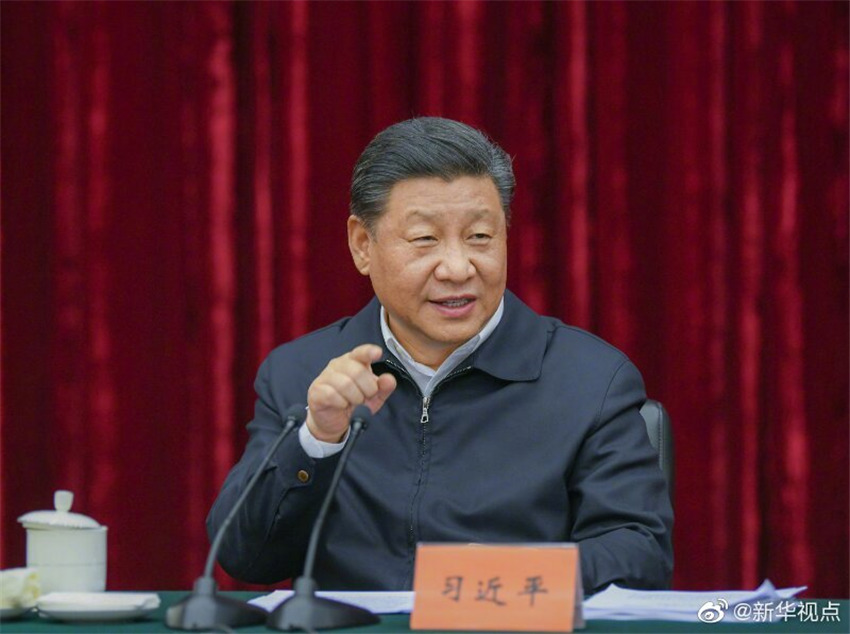 4月15日至17日，中共中央總書記、國家主席、中央軍委主席習近平在重慶考察，並主持召開解決“兩不愁三保障”突出問題座談會。這是4月16日下午，習近平主持召開解決“兩不愁三保障”突出問題座談會並發(fā)表重要講話。新華社記者 謝環(huán)馳 攝