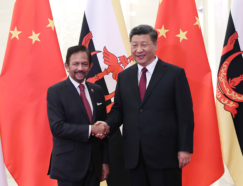 4月26日，國(guó)家主席習(xí)近平在北京人民大會(huì)堂會(huì)見(jiàn)文萊蘇丹哈桑納爾。 新華社記者 丁海濤 攝