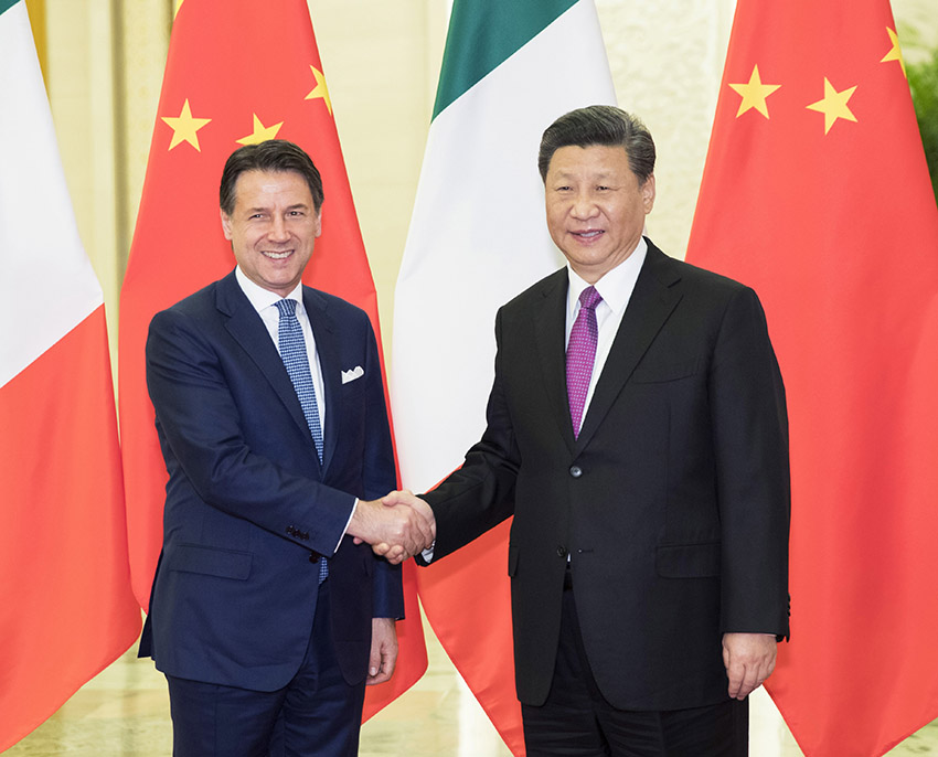 4月27日，國(guó)家主席習(xí)近平在北京人民大會(huì)堂會(huì)見意大利總理孔特。 新華社記者 黃敬文 攝