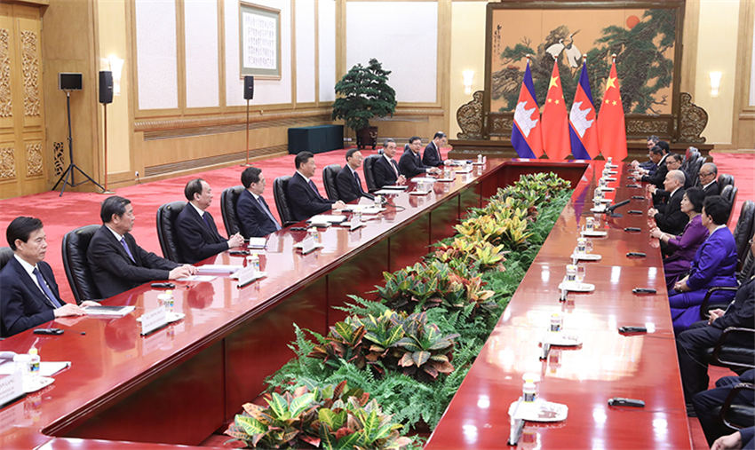 5月14日，國家主席習(xí)近平在北京人民大會堂會見來華出席亞洲文明對話大會的柬埔寨國王西哈莫尼。新華社記者 姚大偉 攝
