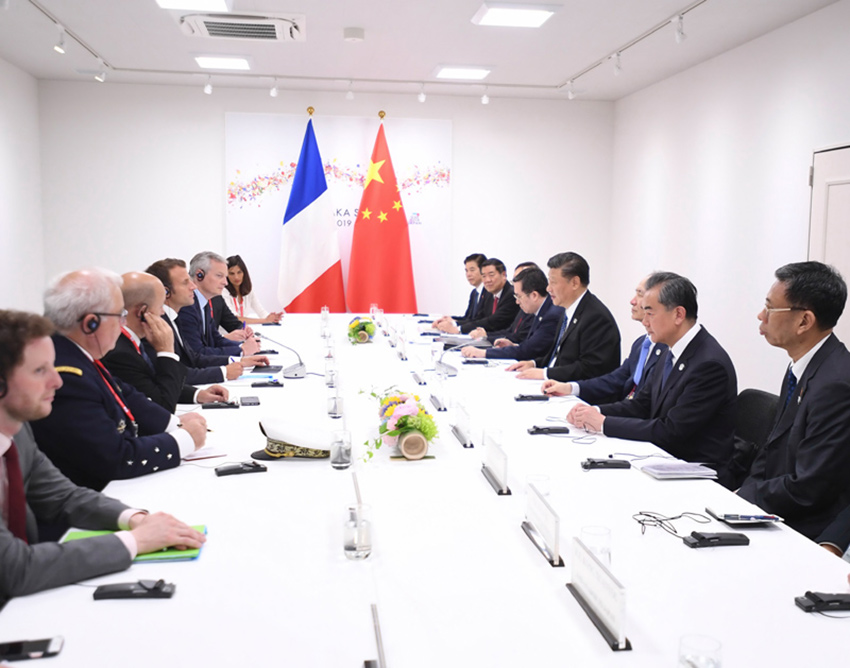 6月29日，國家主席習(xí)近平在大阪會見法國總統(tǒng)馬克龍。 新華社記者 燕雁 攝