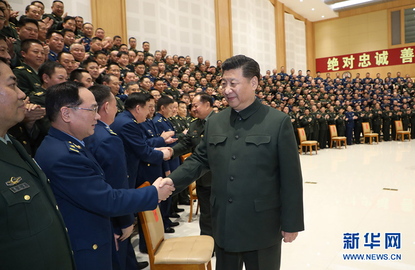 2018年2月12日，中共中央總書記、國家主席、中央軍委主席習近平在成都親切接見駐蓉部隊師以上領(lǐng)導(dǎo)干部和建制團單位主官。新華社記者 李剛 攝