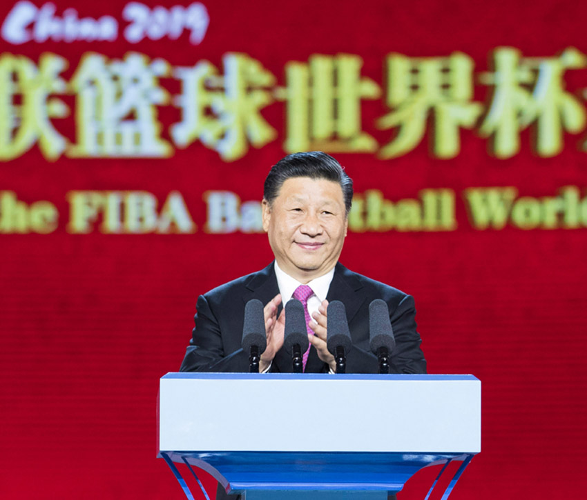 8月30日晚，2019年國際籃聯(lián)籃球世界杯開幕式在北京水立方舉行。國家主席習(xí)近平出席開幕式並宣布2019年國際籃聯(lián)籃球世界杯開幕。 新華社記者 黃敬文 攝