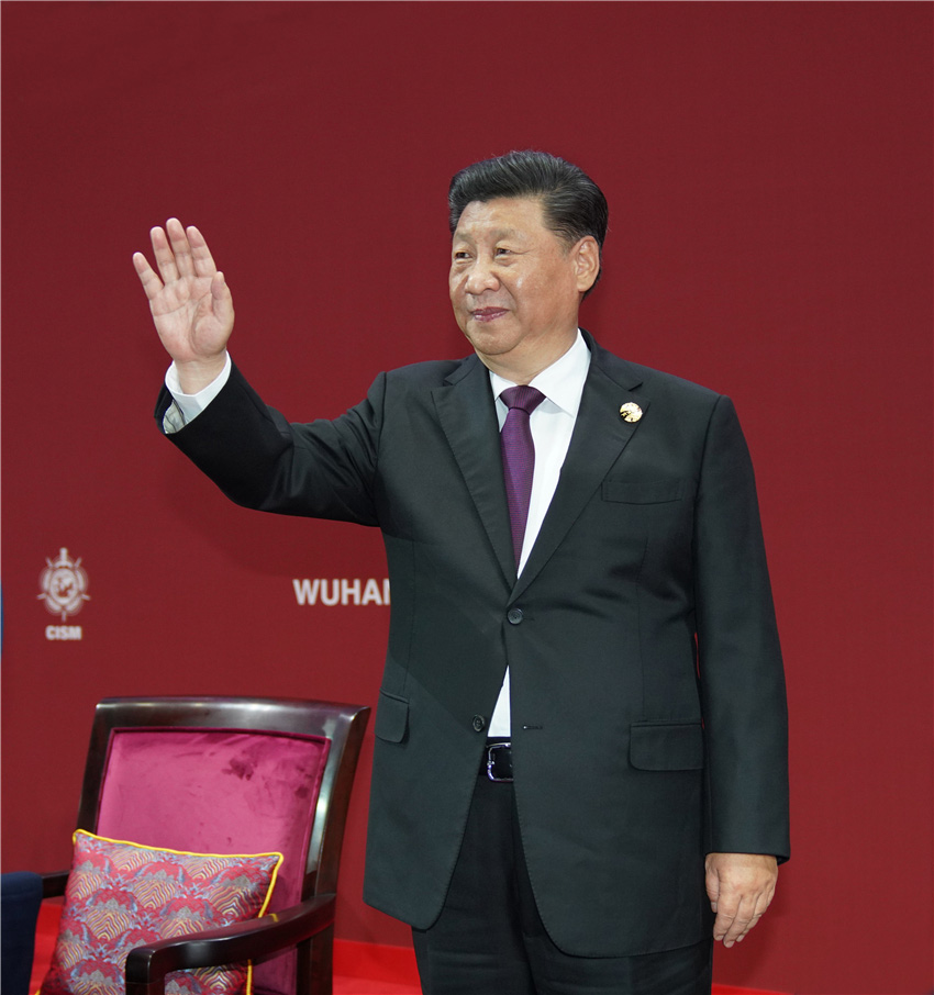 10月18日，中共中央總書記、國家主席、中央軍委主席習(xí)近平在武漢出席第七屆世界軍人運(yùn)動會開幕式並宣布運(yùn)動會開幕。 新華社記者 李剛 攝