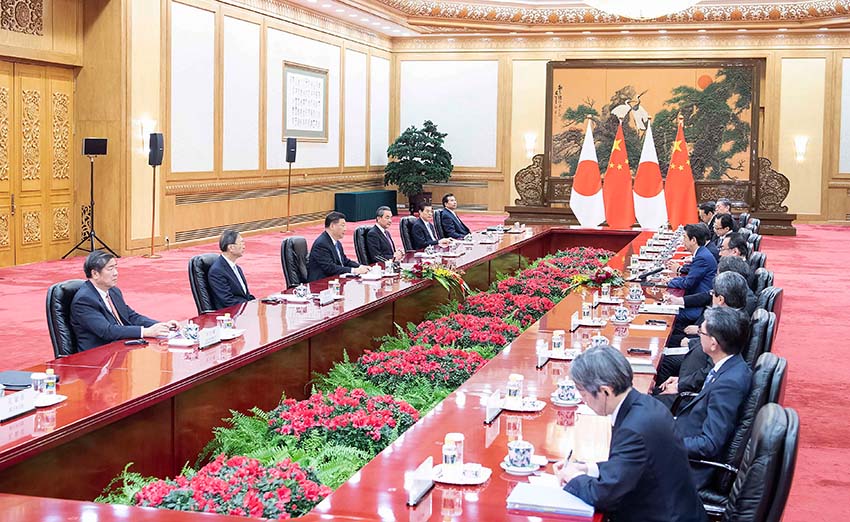12月23日，國家主席習(xí)近平在北京人民大會堂會見日本首相安倍晉三。 新華社記者 李濤 攝