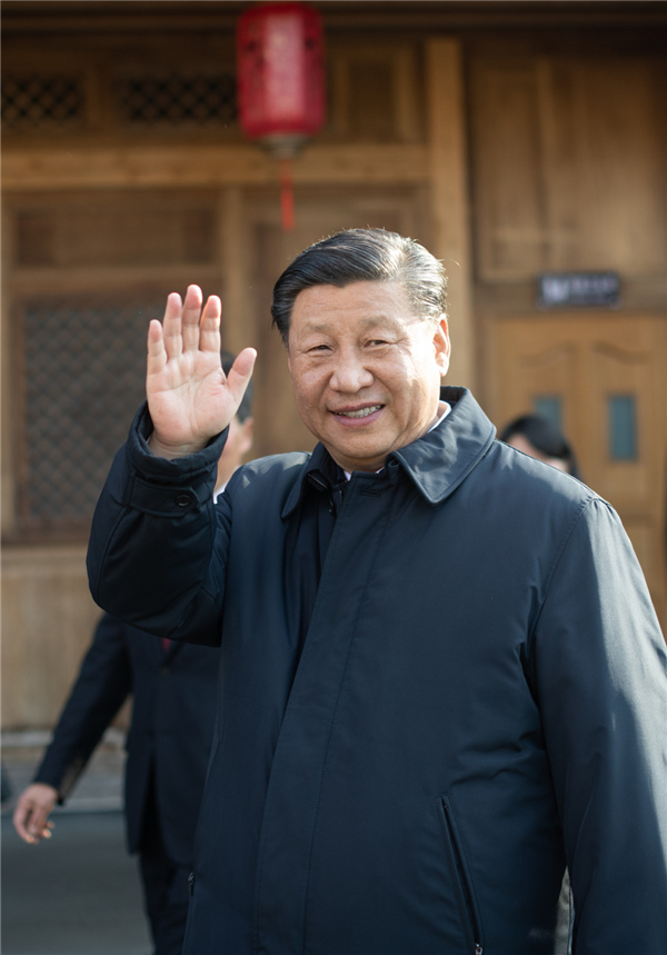 1月19日下午，正在雲(yún)南考察的中共中央總書記、國家主席、中央軍委主席習(xí)近平來到和順古鎮(zhèn)，了解絲綢古道交往、歷史文化傳承和生態(tài)環(huán)境保護(hù)等情況。新華社記者 謝環(huán)馳 攝