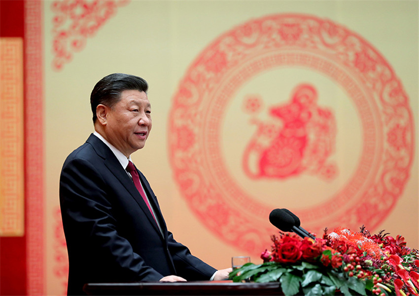 1月23日，中共中央、國(guó)務(wù)院在北京人民大會(huì)堂舉行2020年春節(jié)團(tuán)拜會(huì)。中共中央總書(shū)記、國(guó)家主席、中央軍委主席習(xí)近平發(fā)表講話(huà)。新華社記者 鞠鵬 攝