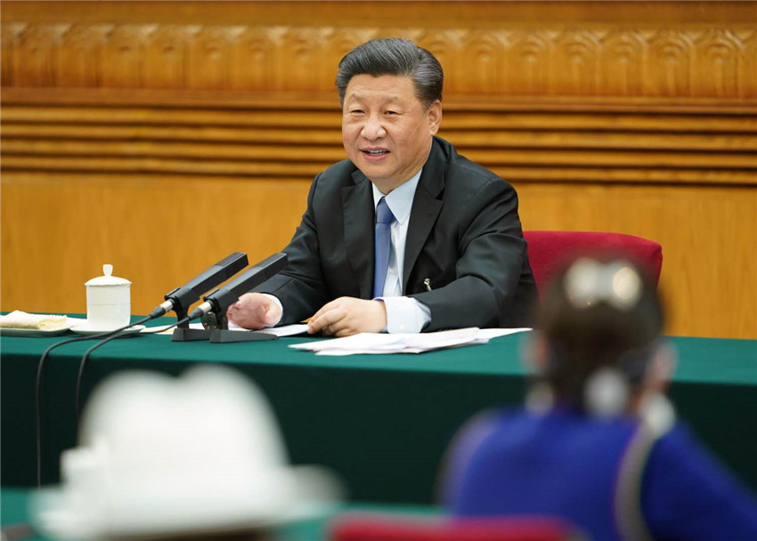 5月22日，中共中央總書記、國家主席、中央軍委主席習(xí)近平參加十三屆全國人大三次會(huì)議內(nèi)蒙古代表團(tuán)的審議。 新華社記者 黃敬文 攝